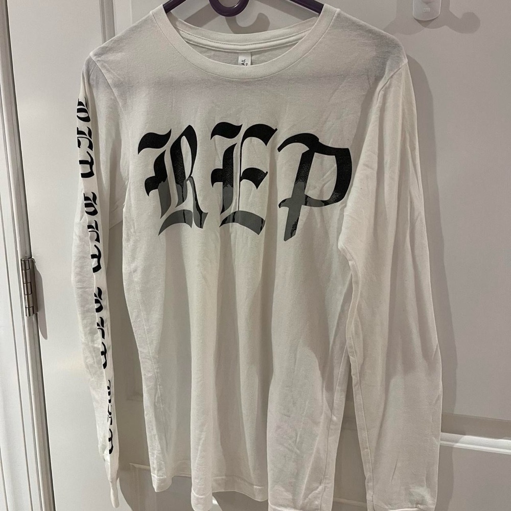 taylor swift reputation merch!